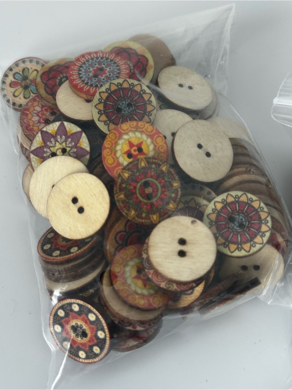 200Pcs Wooden Famcy Decorative Buttons 2 Pack - Multicolor Floral Designs Home - Picture 3 of 7